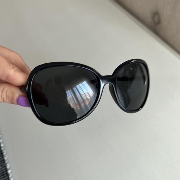 Prada sunglasses SPR25L gently used - Picture 3 of 8